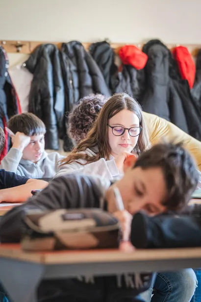 Bambini al lavoro in classe